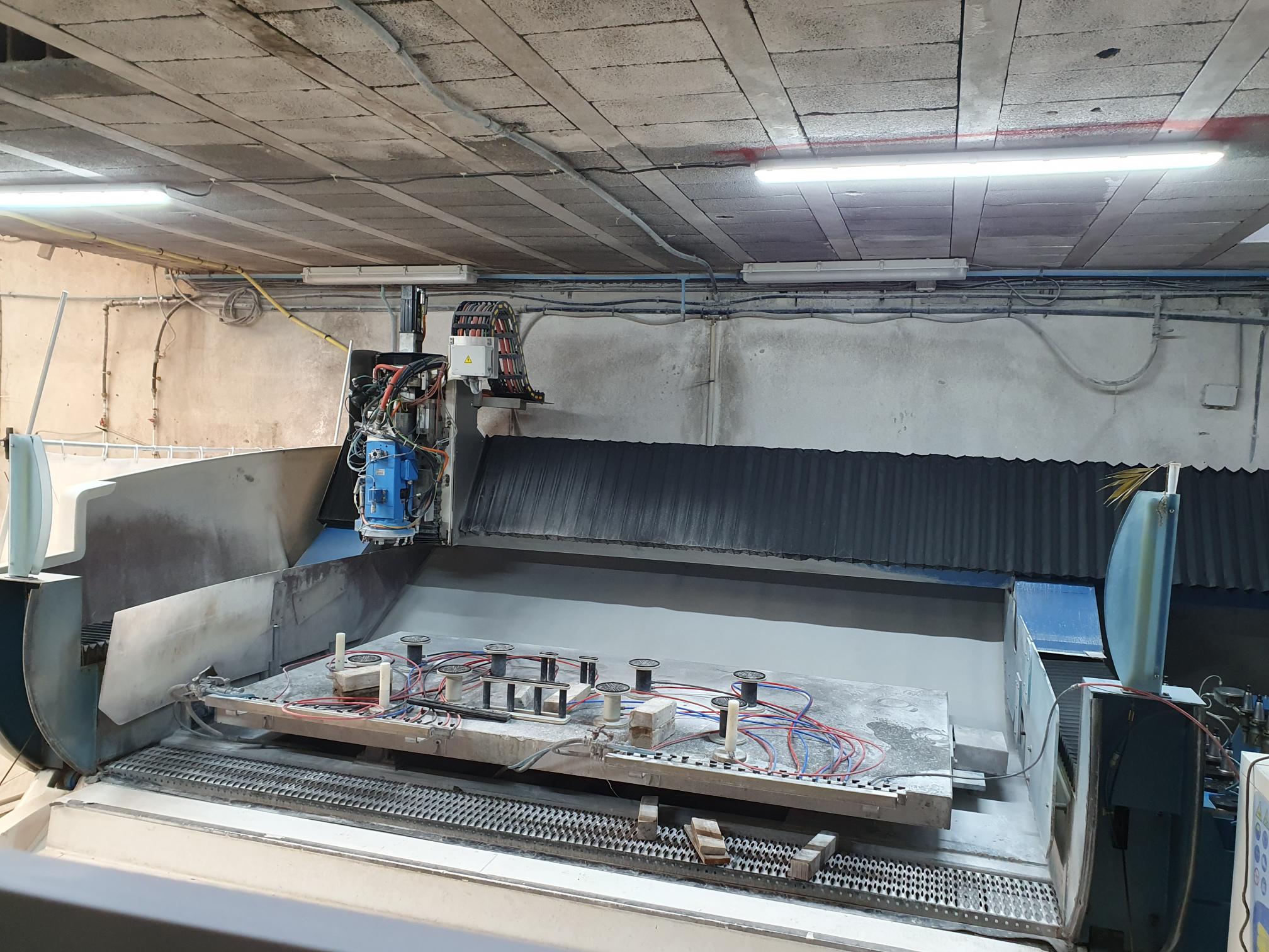 Used Thibaut T812 V1 4-axis machining centre