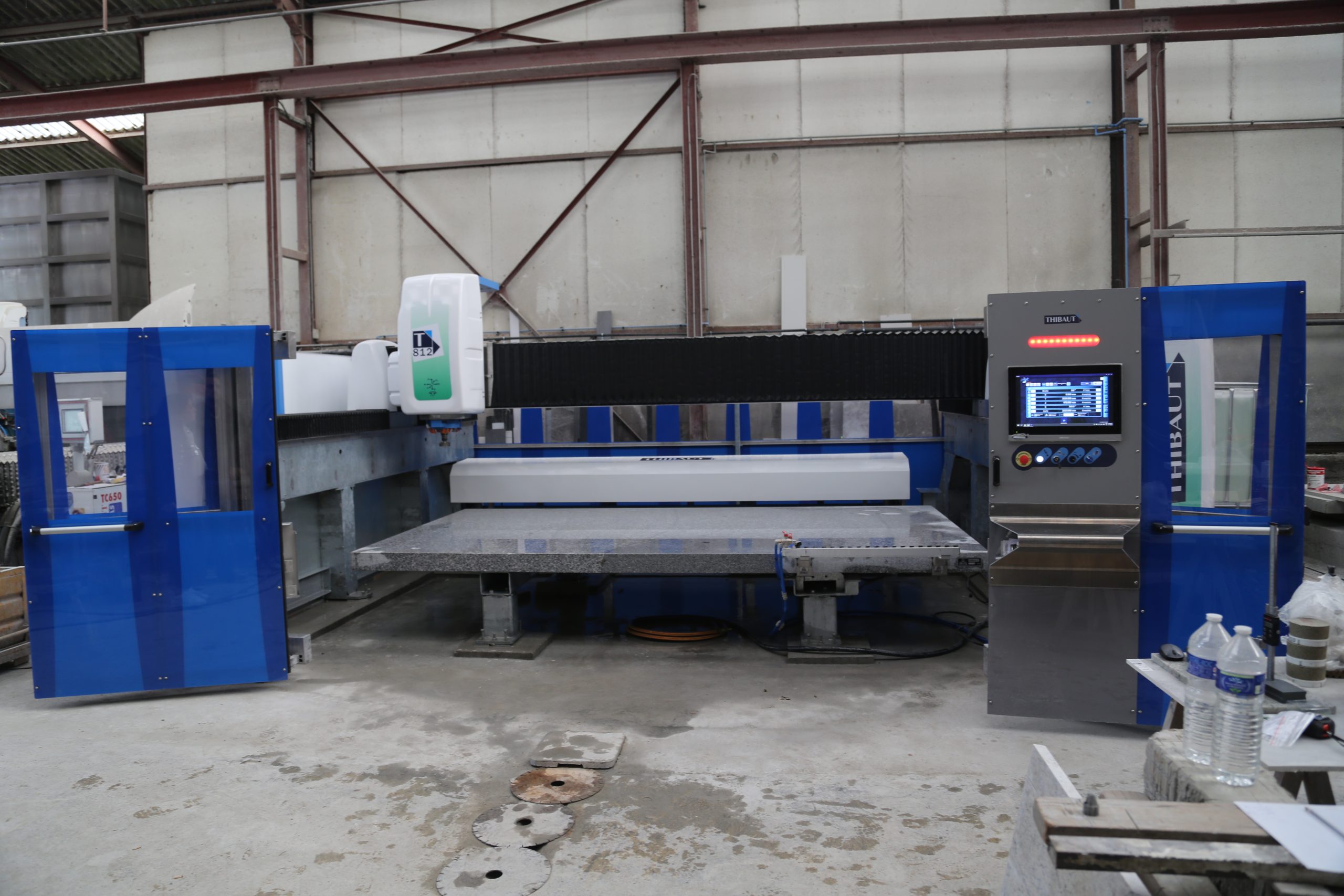 T812 V5 M (3 & 4 axes)