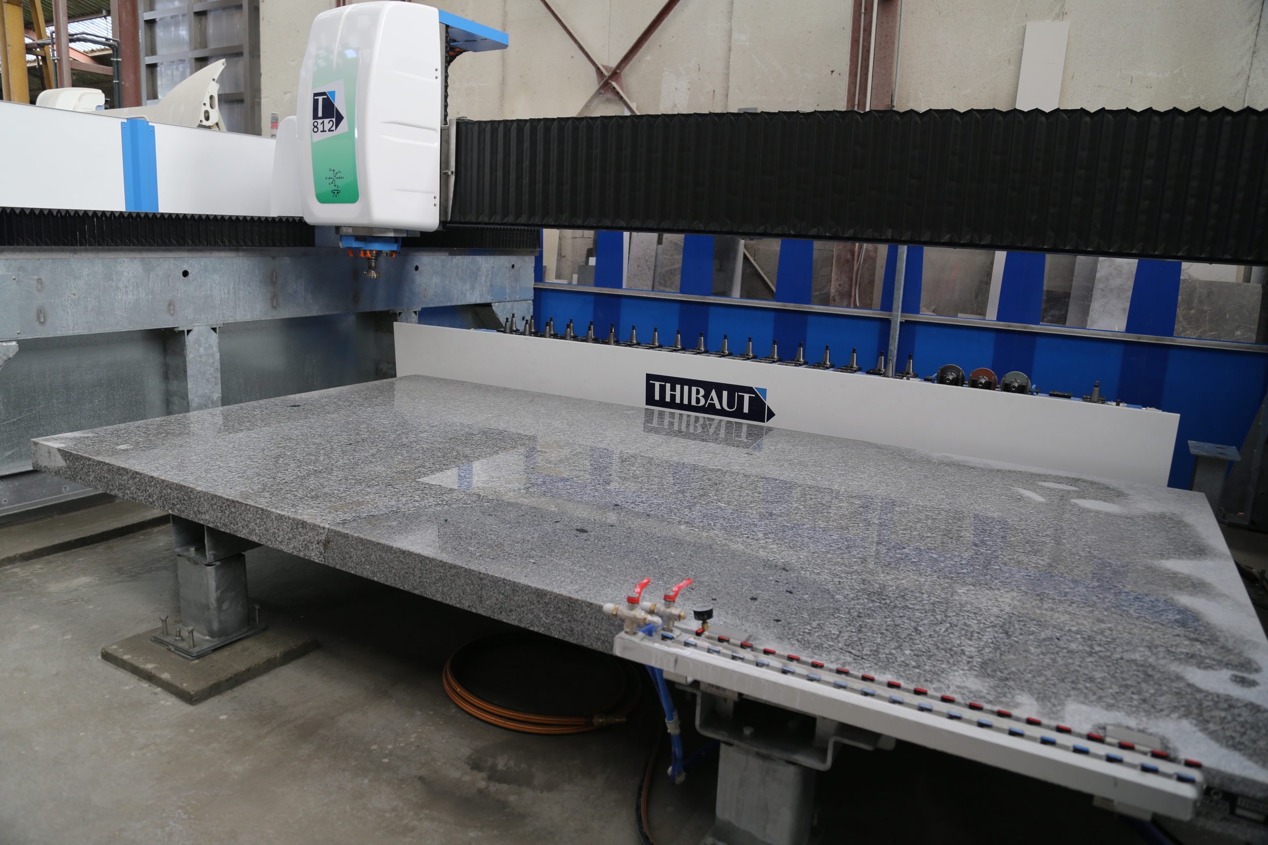 T812 V5 M (3 & 4 axes)