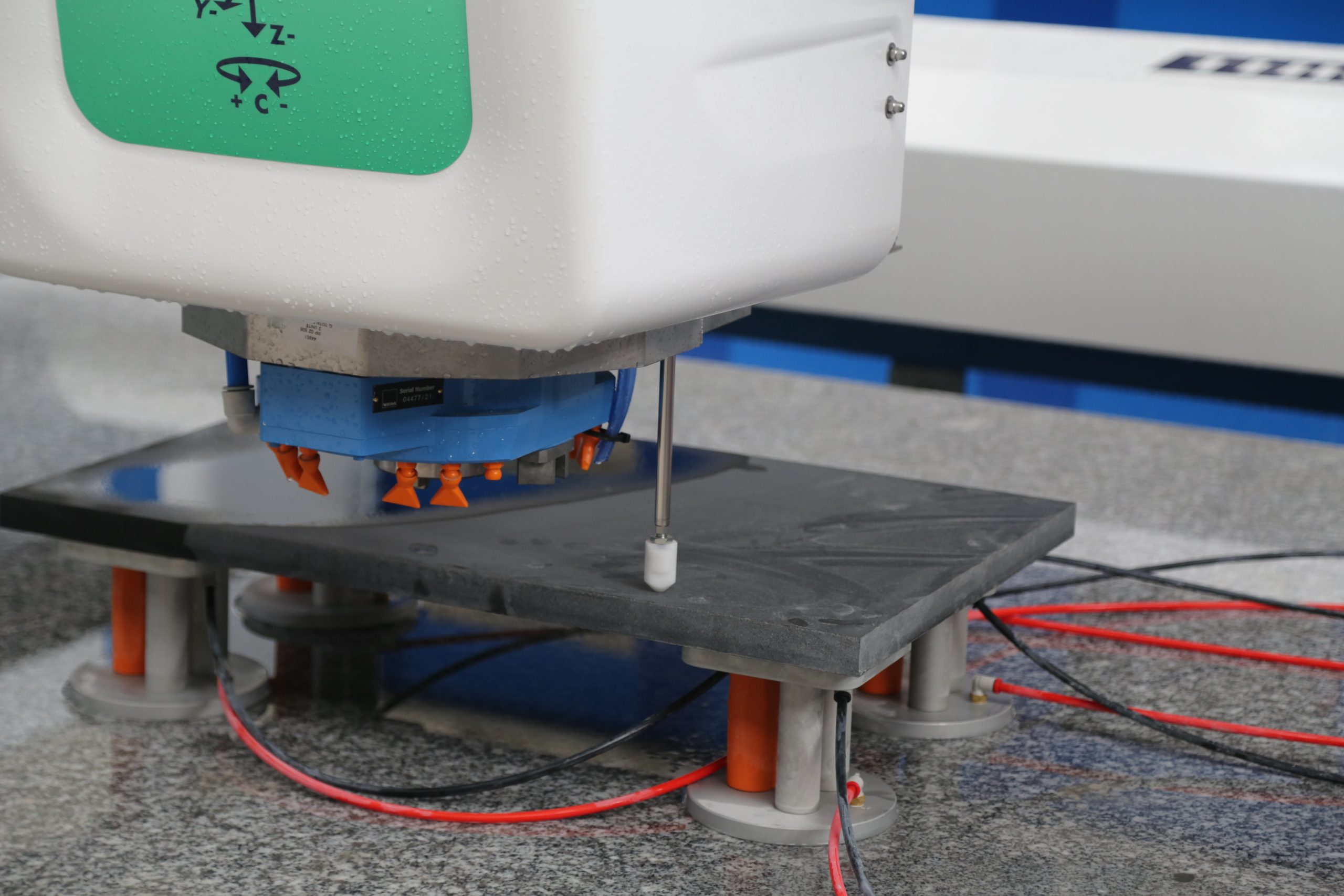 T812 V5 M (3 & 4 axes)