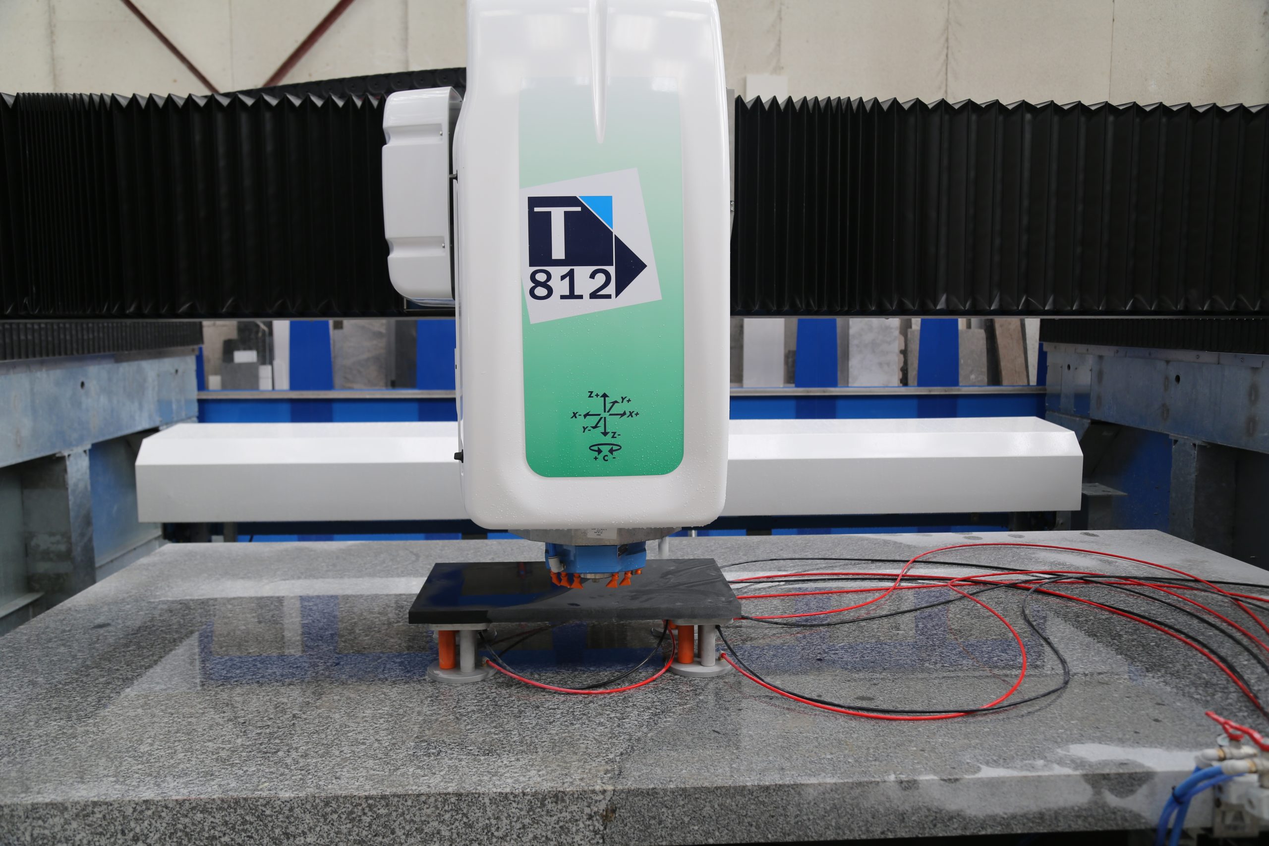 T812 V5 M (3 & 4 axes)