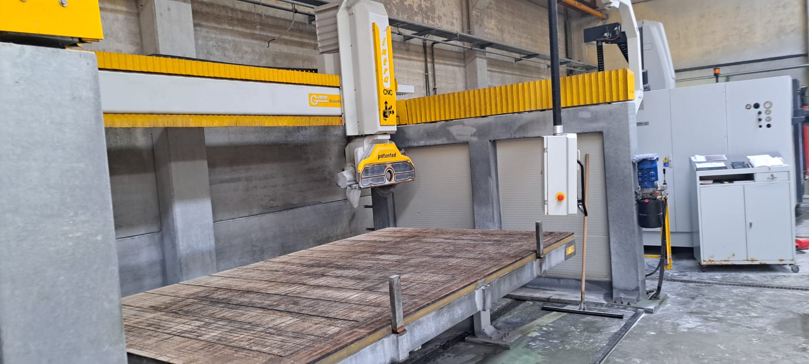 Débiteuse 5 axes d’occasion GMM Intra 36